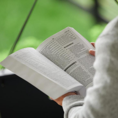 Life Principles Daily Bible with Biblical Principles for Each Day